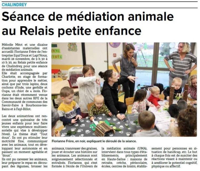 Coupure de presse du Journal de la Haute-Marne titrée « Séance de médiation animale au Relais petite enfance », illustrée d'une photo de la séance